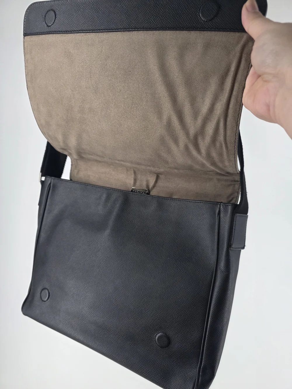 Serapian Milano Italy Cross Body Black Leather Travel Work Computer Bag
